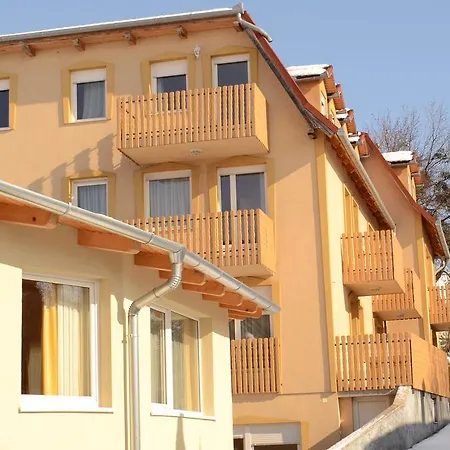 Napfény Apartmanház * Hévíz